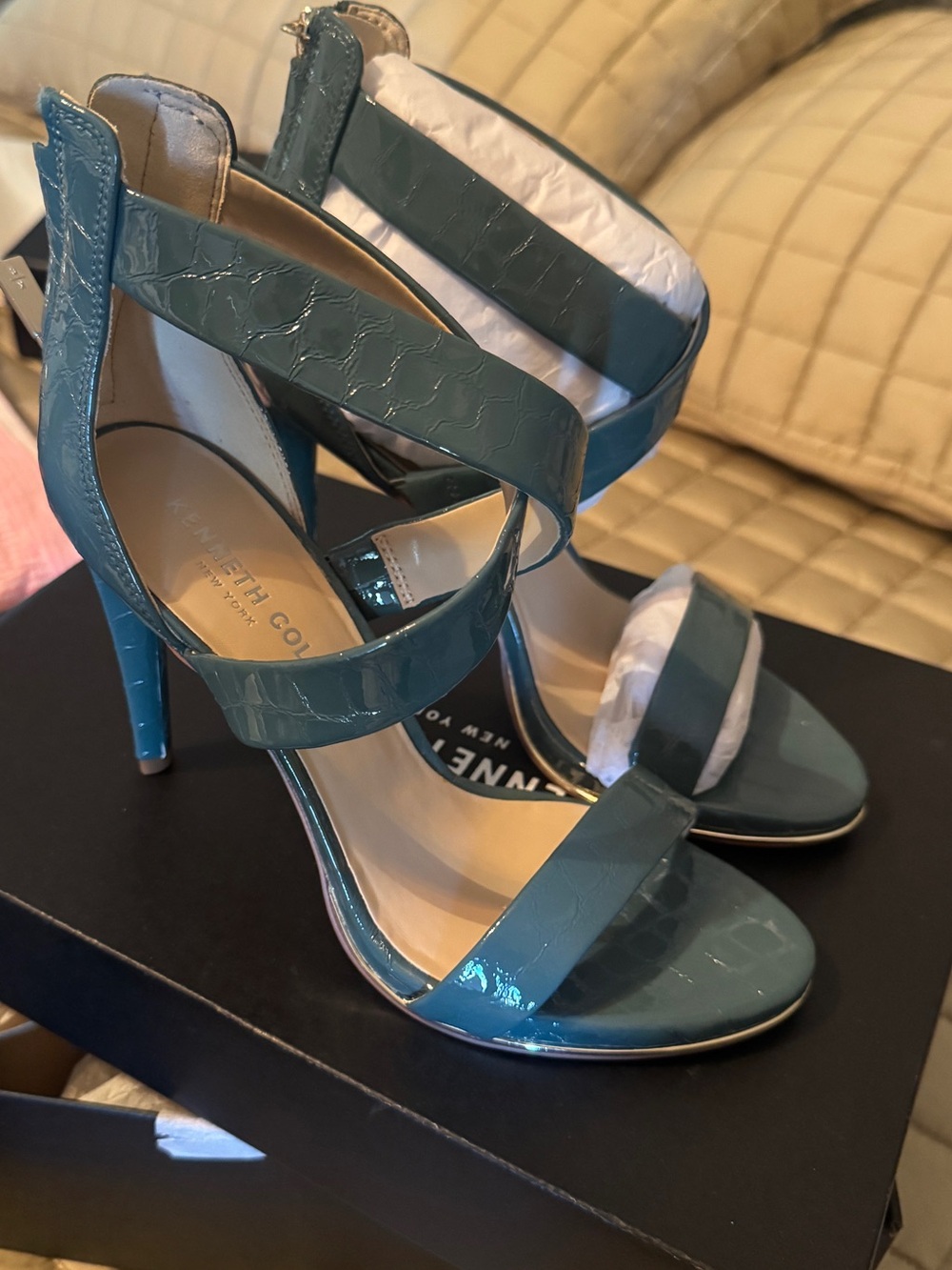 Kenneth Cole New York Teal Croc Embossed Strappy Heels Size 7